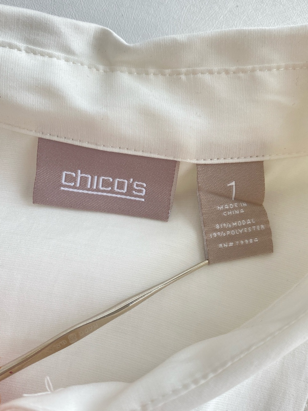 Chico's Ivory White Button Front Camp Shirt Size 1 Medium Roll Tab Sleeve Modal - Picture 10 of 16